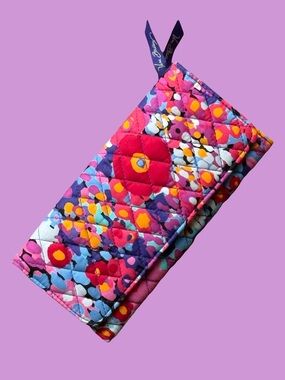Vera Bradley Quilted Floral Wallet Clutch Roomy Lightweight NWOT